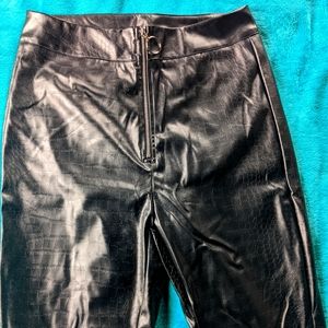 black faux Leather snakeskin leggings